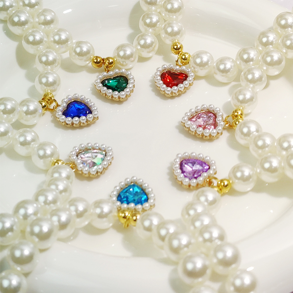 Pearl necklace collar